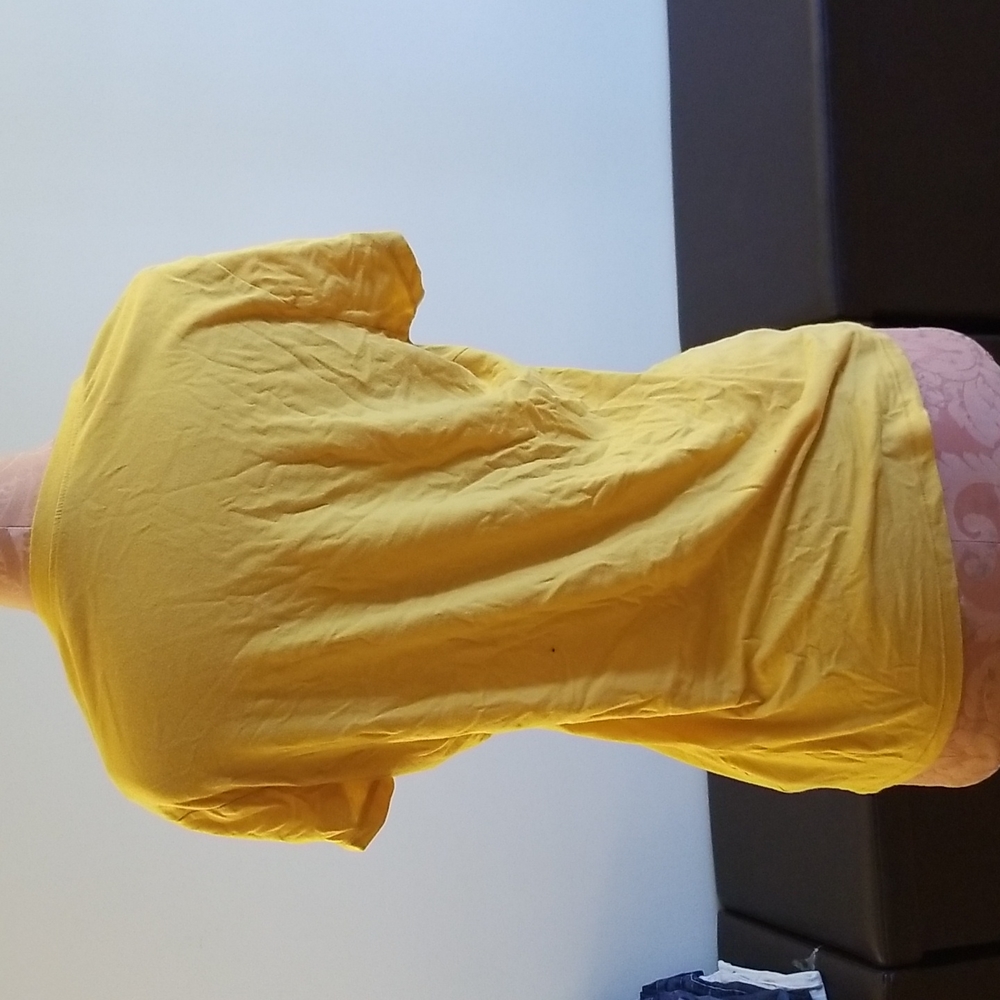 Yellow shirts - Picture 2 of 3